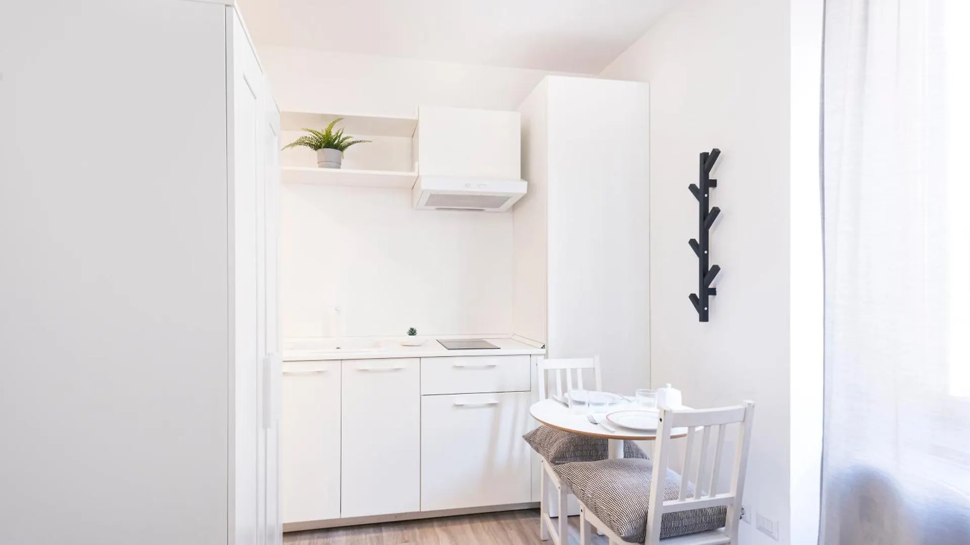 Compact And Charming Studio Porta Venezia ميلان 0*,