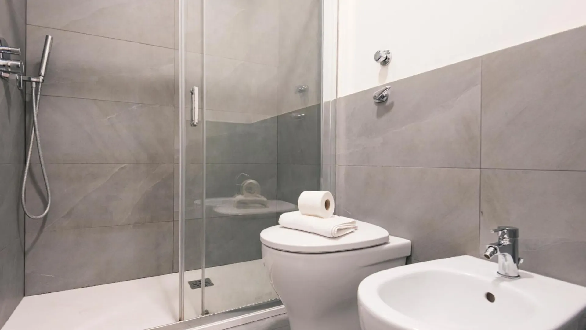 Compact And Charming Studio Porta Venezia ميلان 0*,